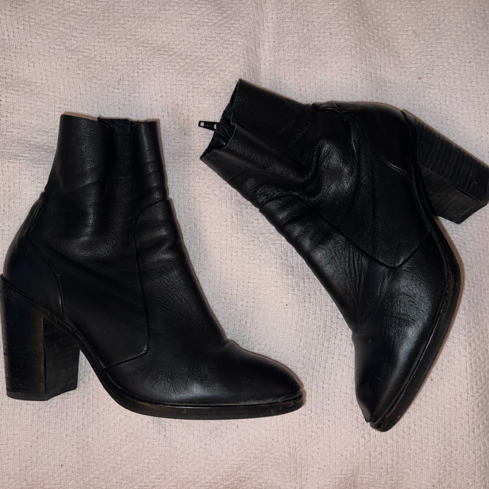 Black Chunk Heels